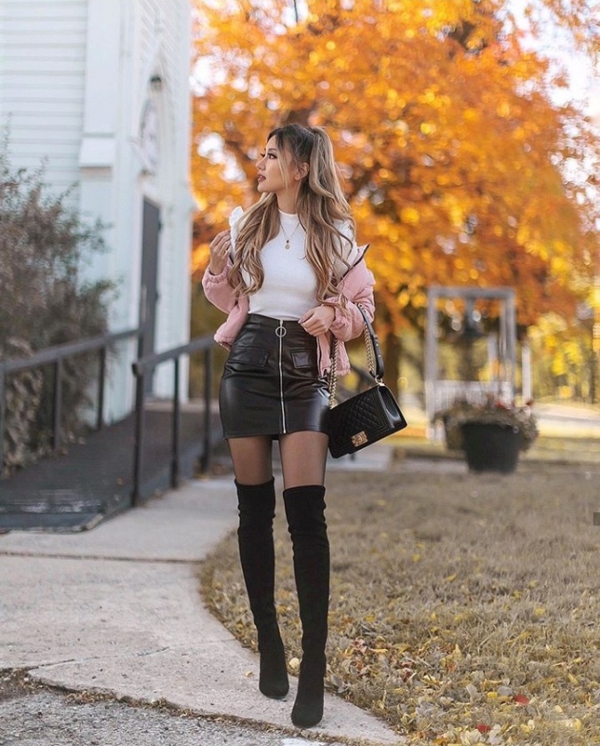 How To Wear A Miniskirt - Tips For Looking Totally Chic & Not Trashy!