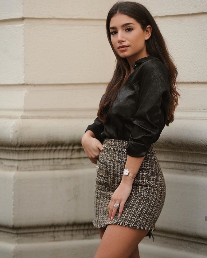 How To Wear A Miniskirt - Tips For Looking Totally Chic & Not Trashy!