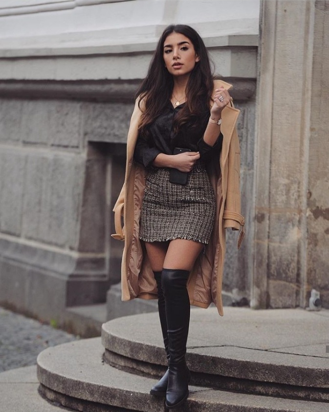 How To Wear Miniskirts - Tips For Looking Totally Chic!