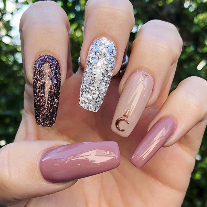 Stunning Mauve Nails For A Flawless Look