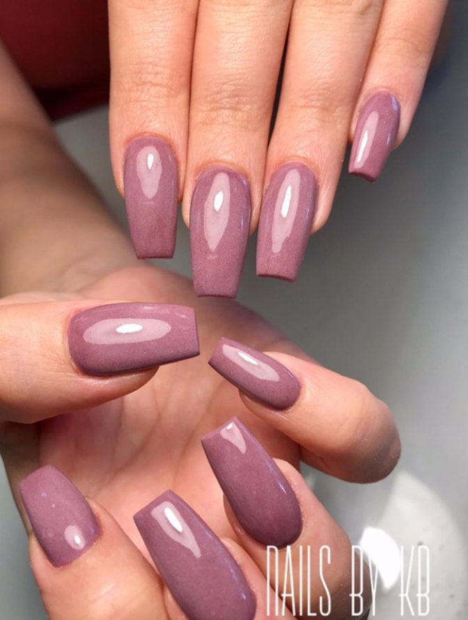 Stunning Mauve Nails For A Flawless Look