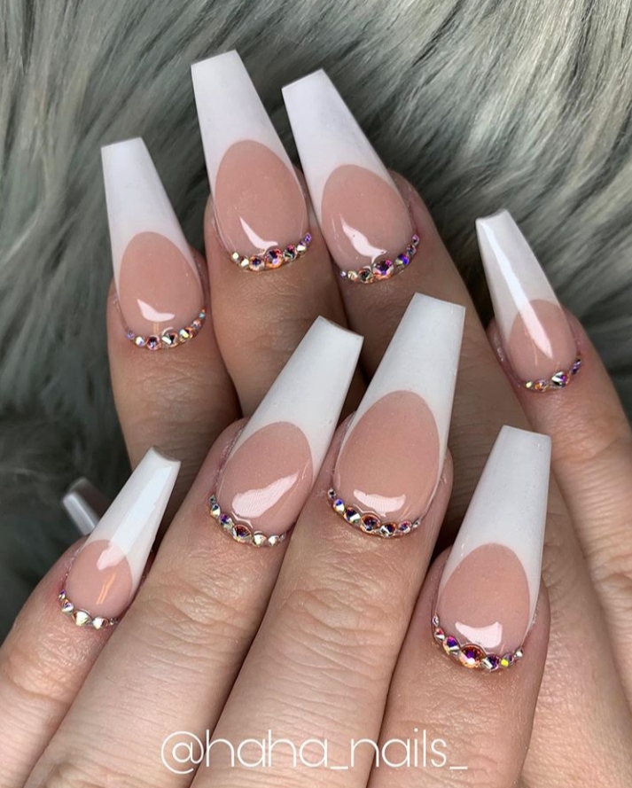 Stunning Mauve Nails For A Flawless Look