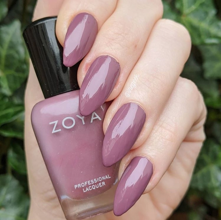 Stunning Mauve Nails For A Flawless Look