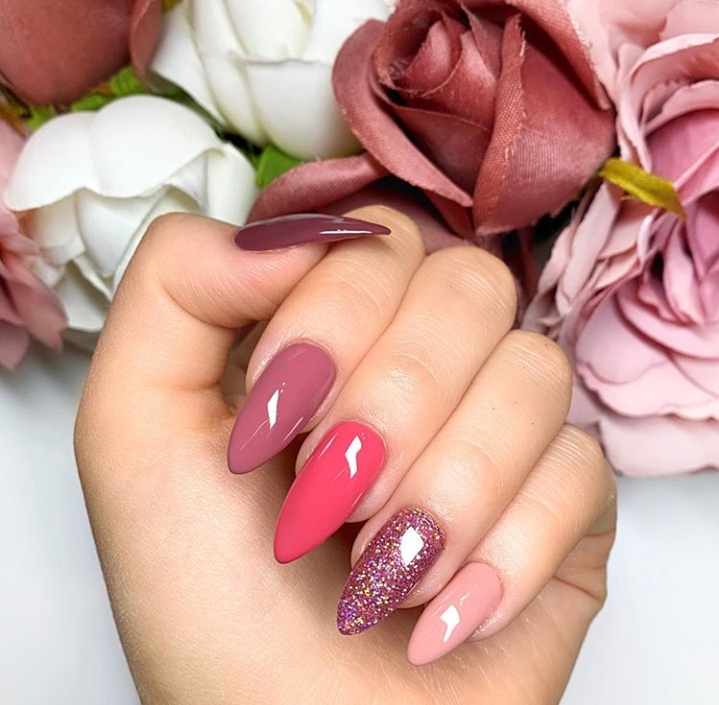 Stunning Mauve Nails For A Flawless Look