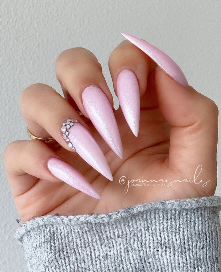 7 Most Popular Nail Shapes: How To Pick The Best Nail Shape For Your Fingers