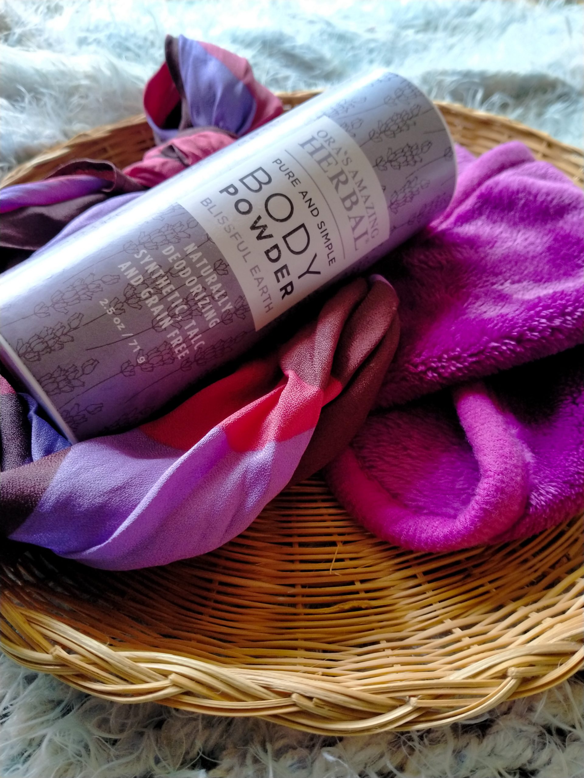 How To Use Body Powder- Ora’s Herbal Blissful Earth Body Powder Review