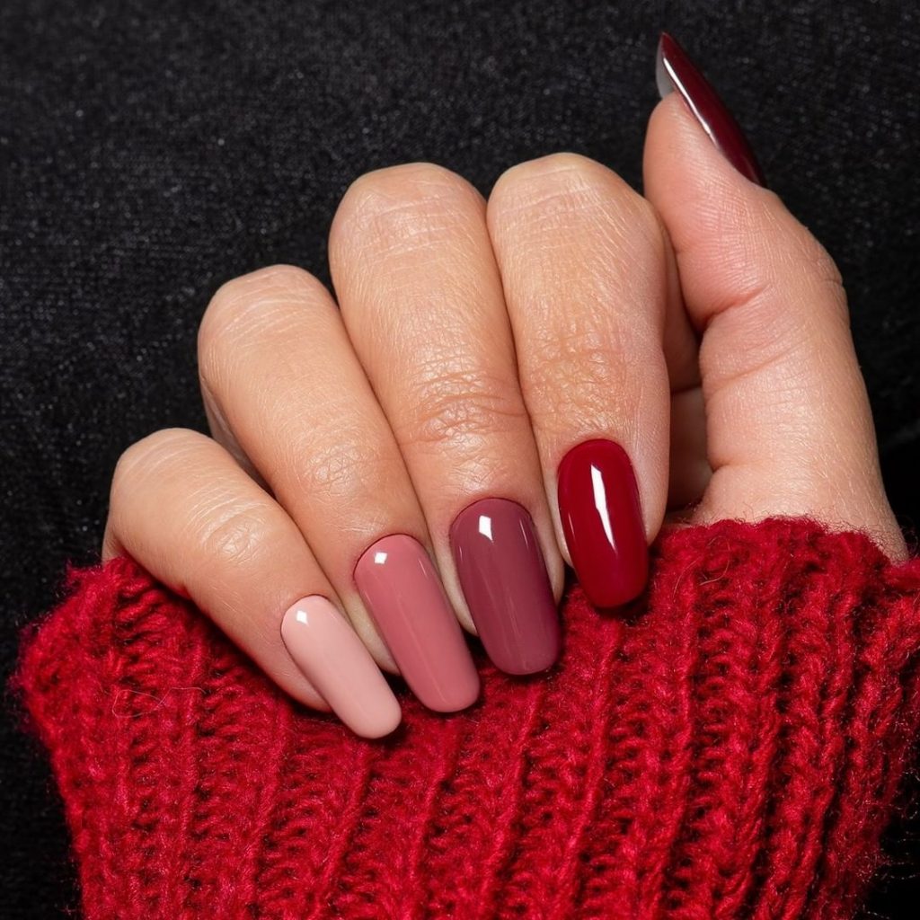 20 Cute Christmas Nail Designs You Need To Try