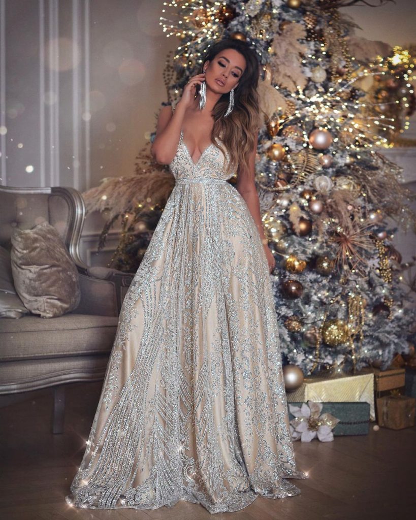 Finally, 10 Gorgeous Holiday Party Outfits To Look Bomb!