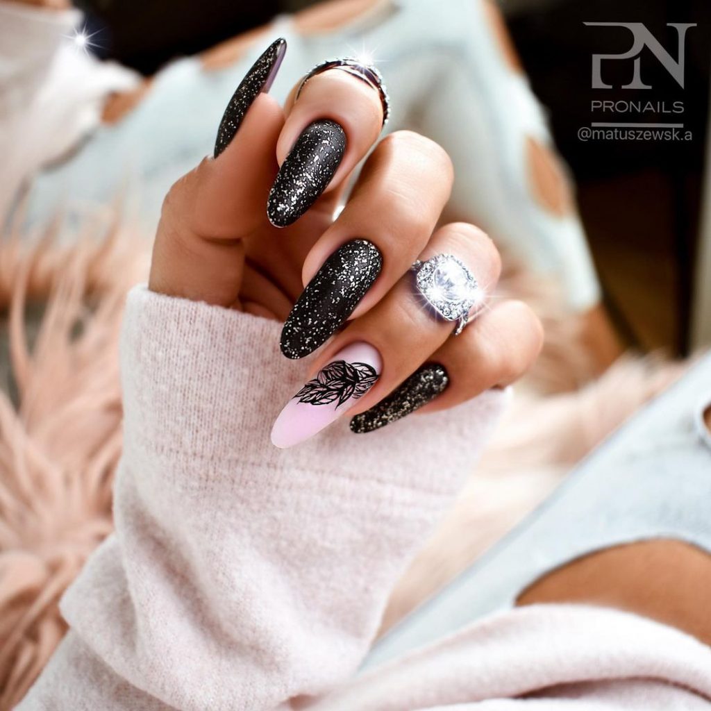 Steal These 40+ Cute Black Nail Designs For An Elegant Look