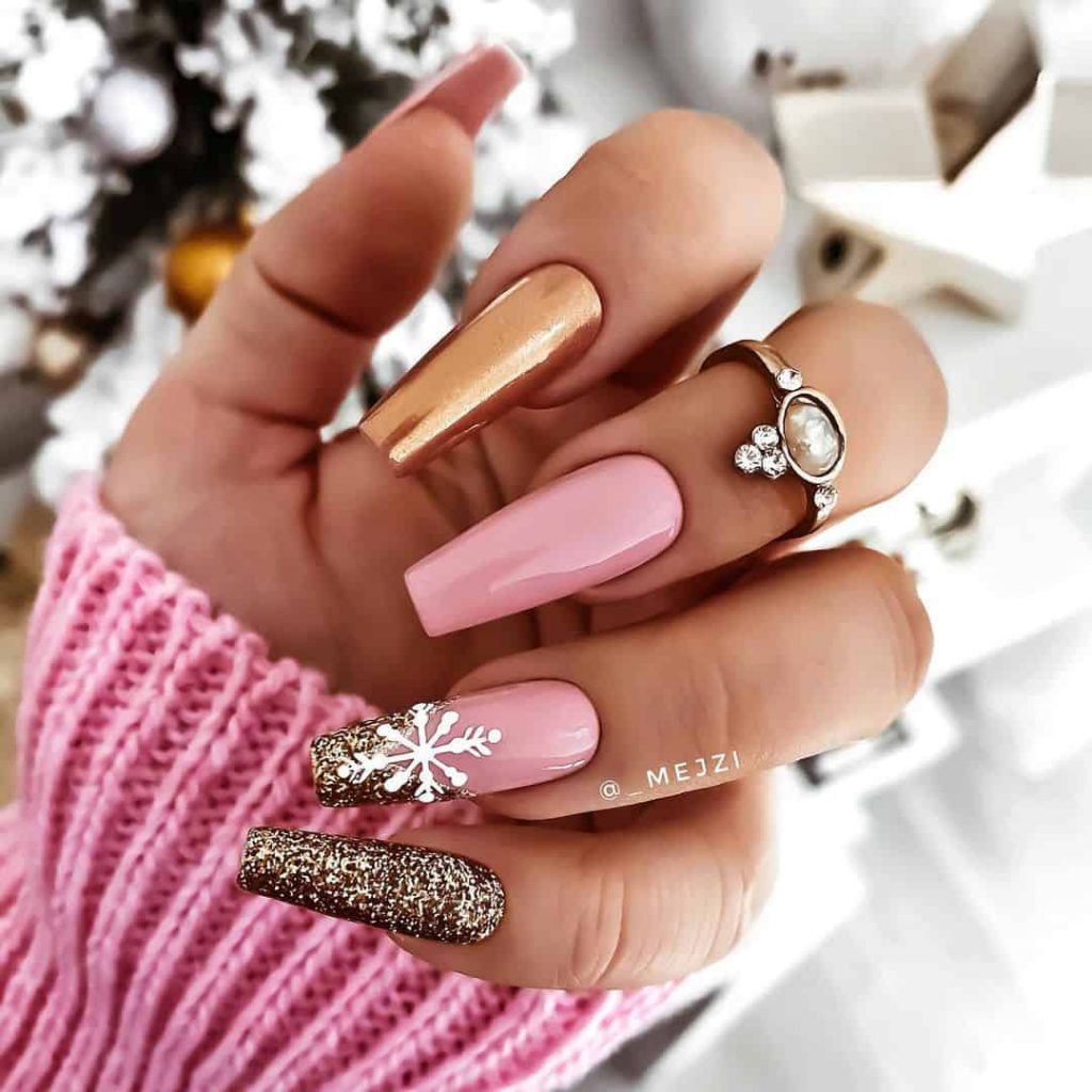30 Gorgeous Rose Gold Nail Designs To Upgrade Your Mani