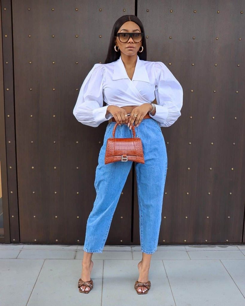 How to Style Mom Jeans & Look Modern