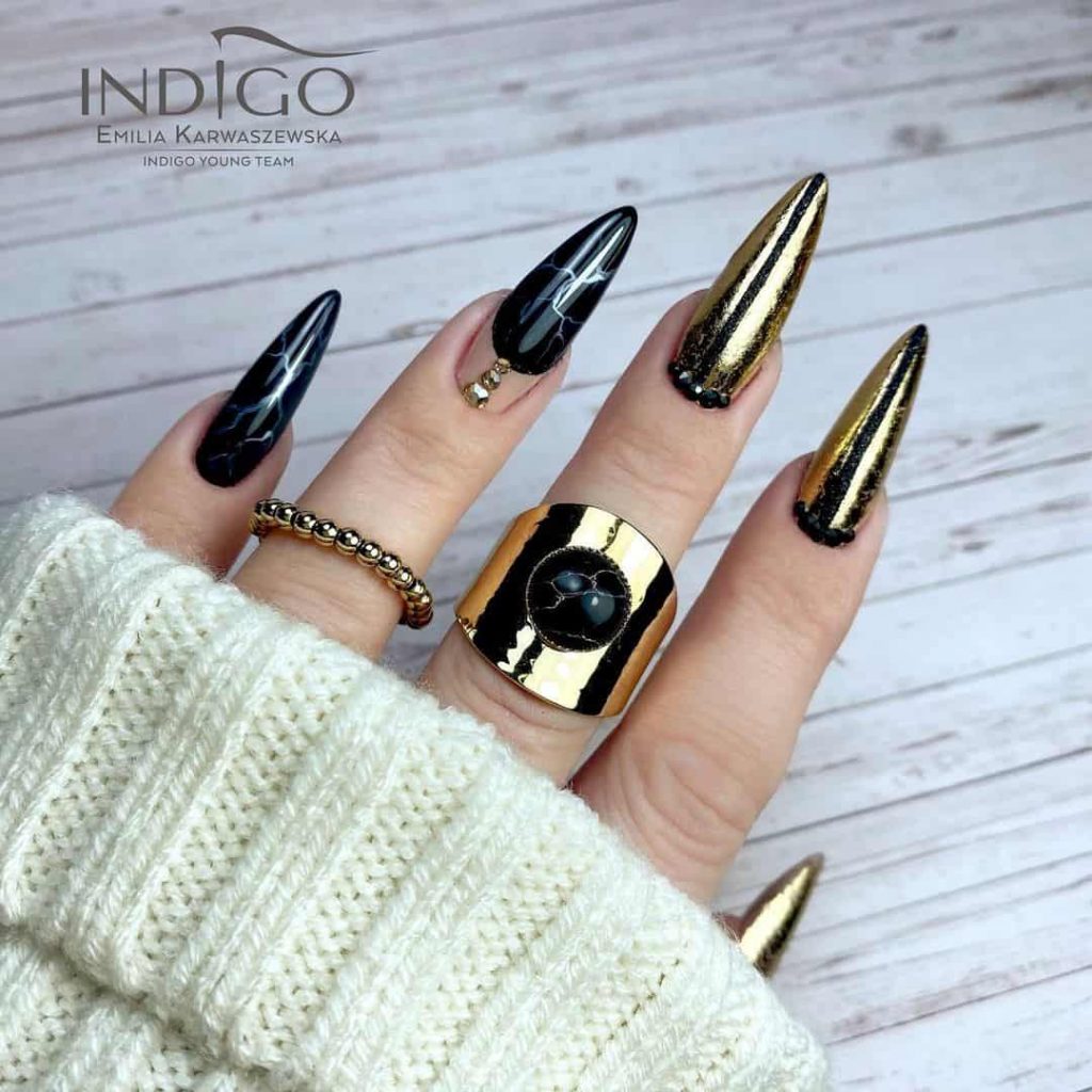 20 Gold Nail Designs Oh-So Perfect For The Holidays