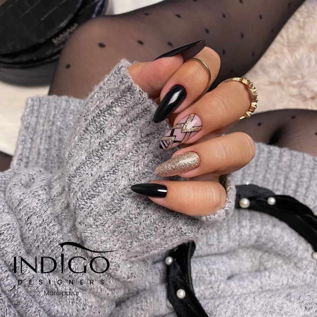 The Best Of Black And Gold Nail Designs - Booksy.com