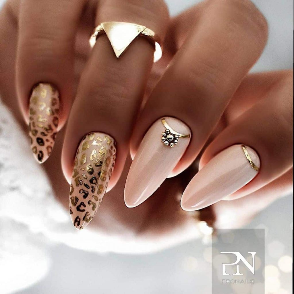 20 Gold Nail Designs Oh-So Perfect For The Holidays