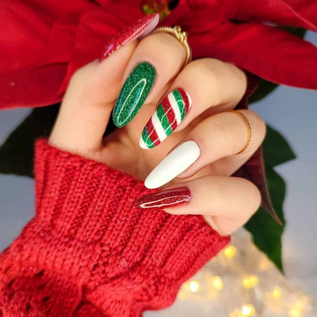 Stunning Green Christmas Nails You Want To Try