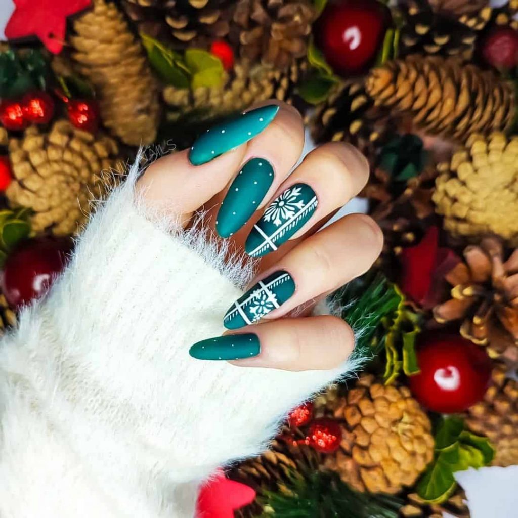 Stunning Green Christmas Nails You Want To Try