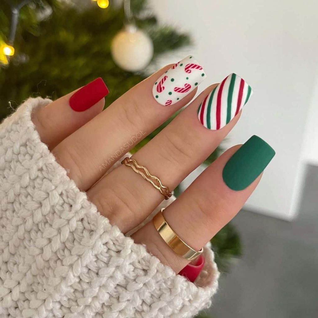 Stunning Green Christmas Nails You Want To Try