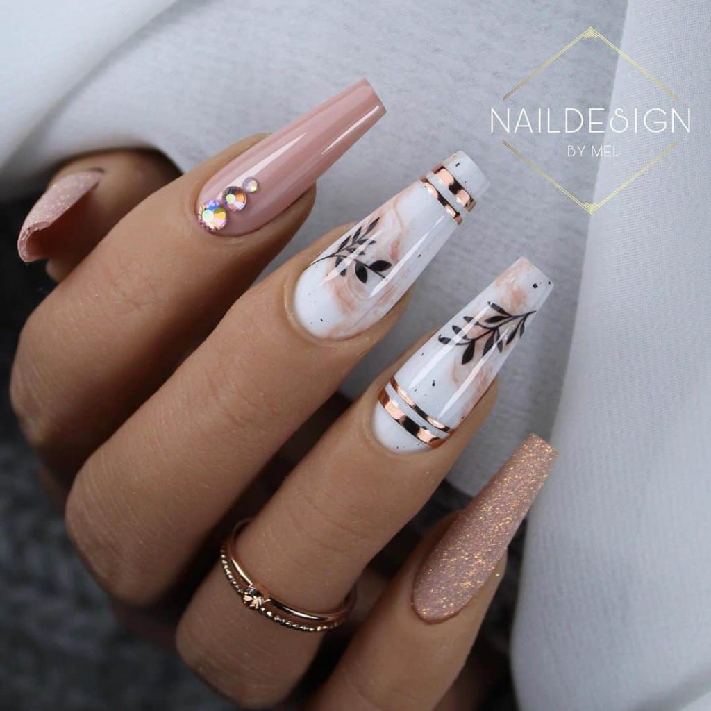 Chic Nude Coffin Nails That Are Holiday & Date-Perfect!