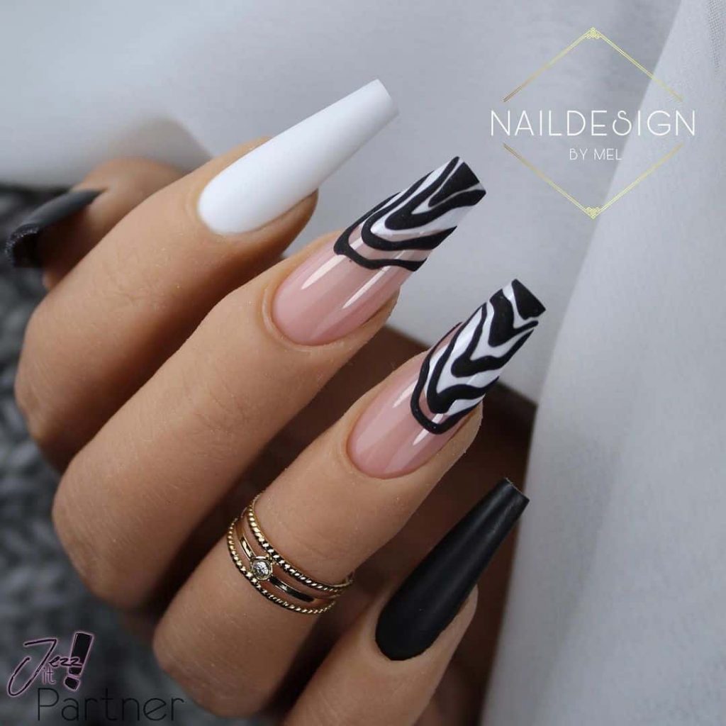 Chic Nude Coffin Nails That Are Holiday & Date-Perfect!