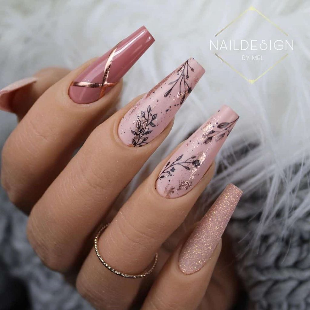 Chic Nude Coffin Nails That Are Holiday & Date-Perfect!