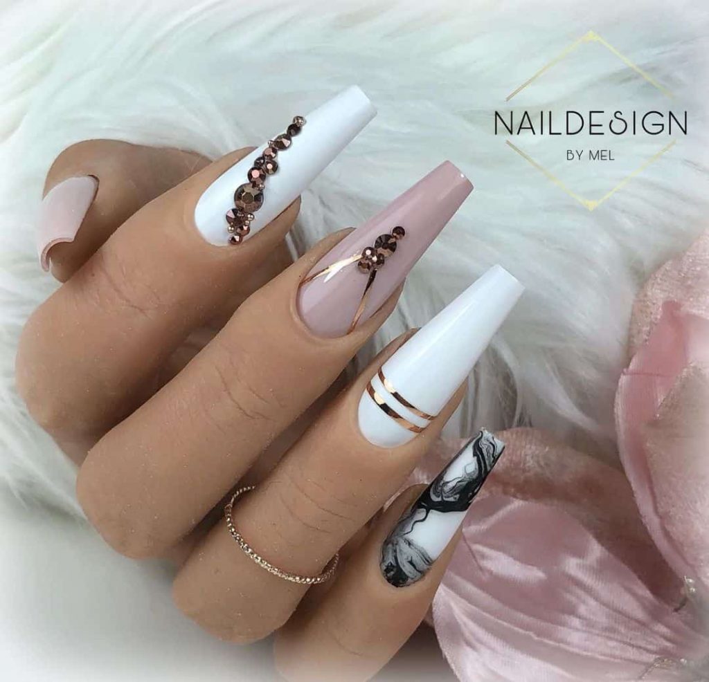 Chic Nude Coffin Nails That Are Holiday & Date-Perfect!