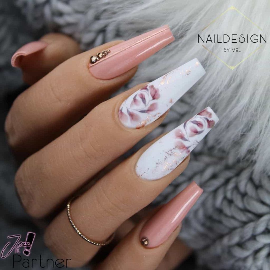 Chic Nude Coffin Nails That Are Holiday & Date-Perfect!