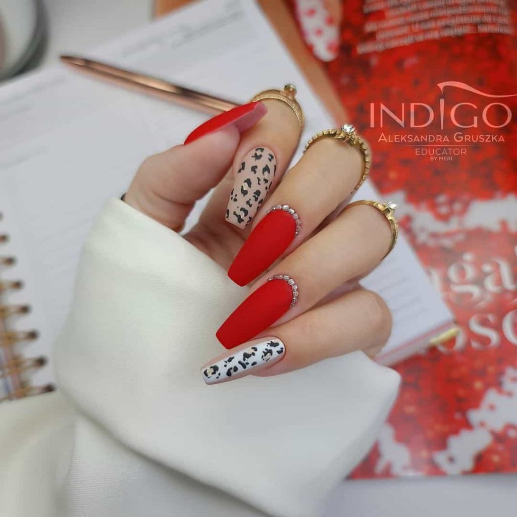 51 Red Valentine's Day Nails To Glam Up For Your Date