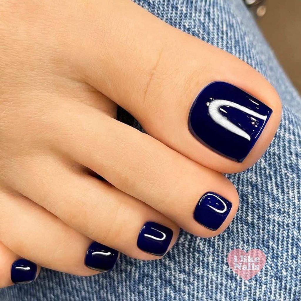 30+ Pretty Toe Nail Designs For Valentine's Day & Other Dates