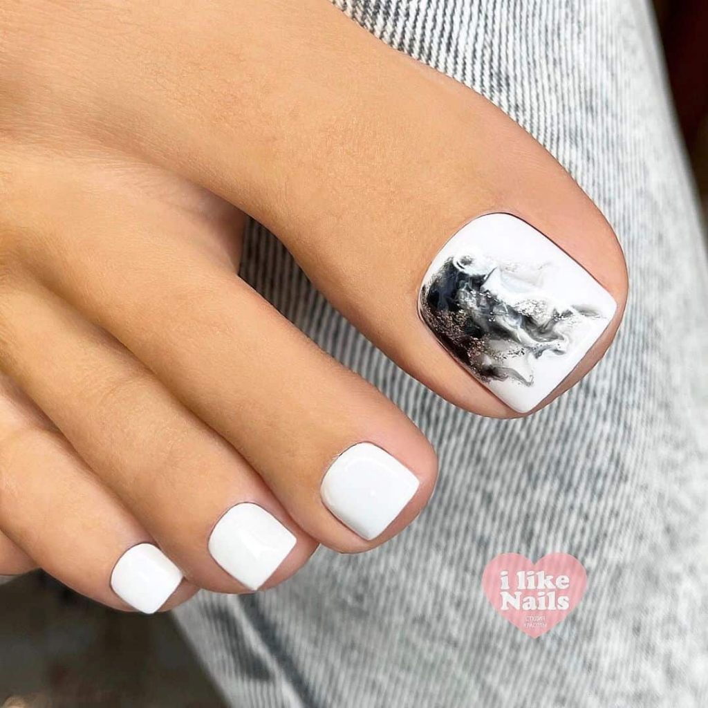 30+ Pretty Toe Nail Designs For Valentine's Day & Other Dates