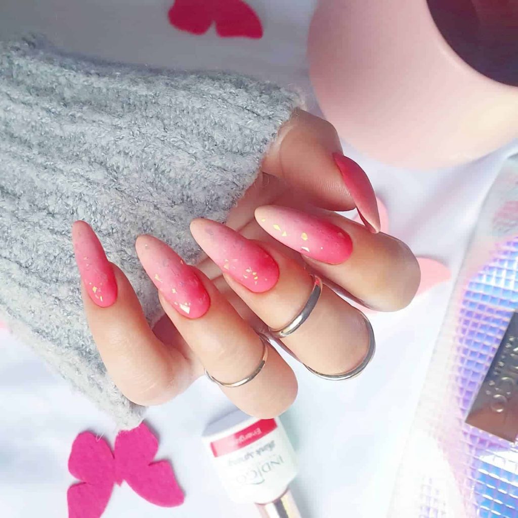 Cheerful Peach & Coral Nails To Brighten Your Spring & Summer Manicure