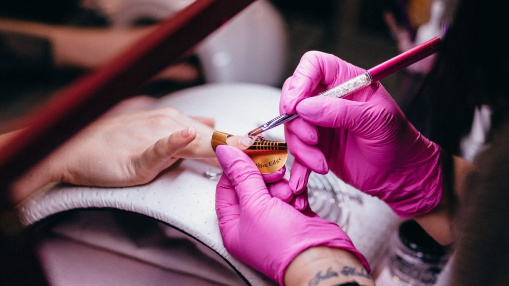 How to Tell the Nail Tech What You Want